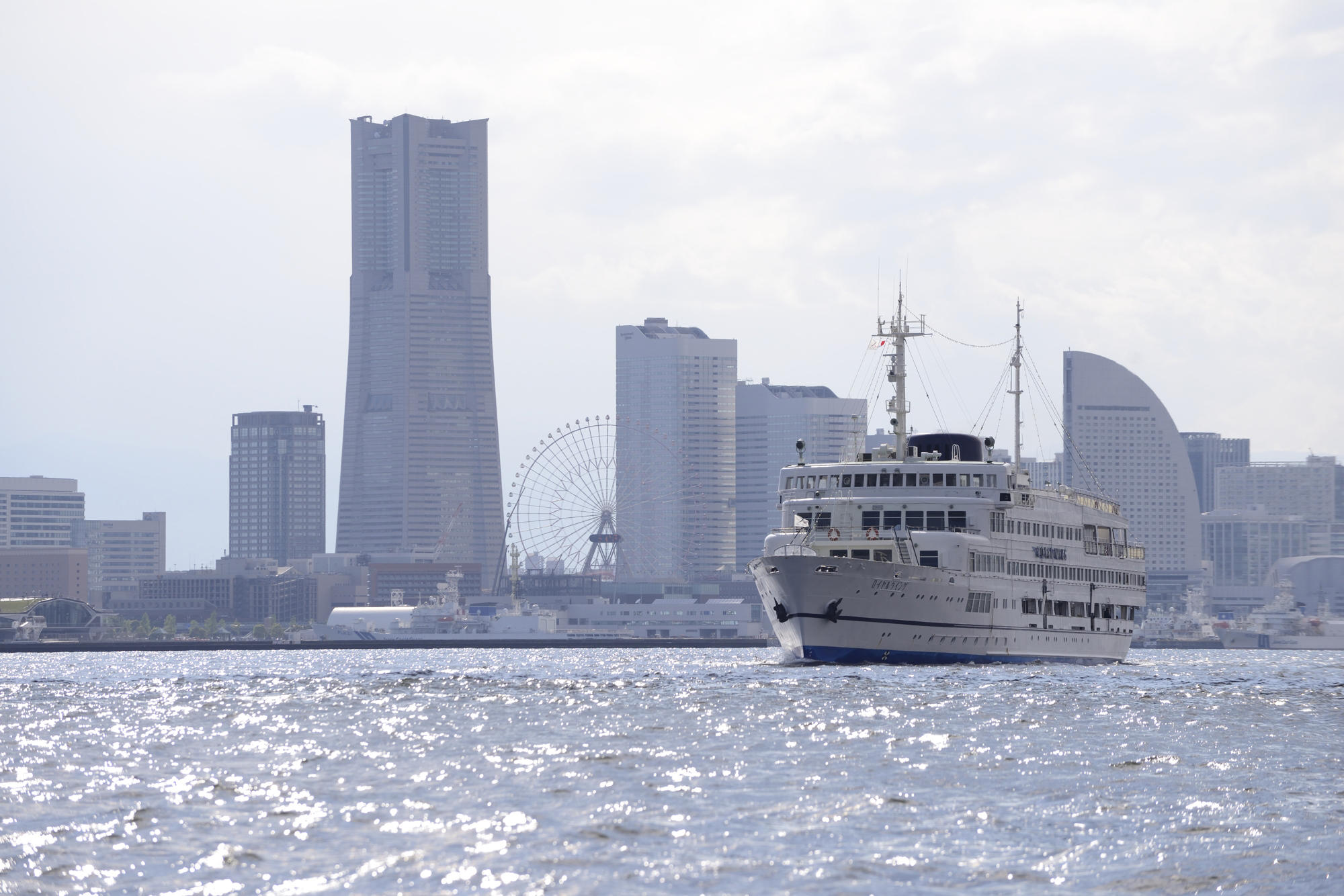 横浜クルーズ船の「教育旅行プラン（ランチクルーズ）」プランの写真